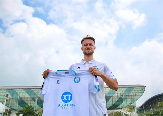 Hình ảnh minh họa tầm quan trọng của việc đọc và hiểu các điều khoản sử dụng của ff168 link mới, với các yếu tố pháp lý và sự rõ ràng.
